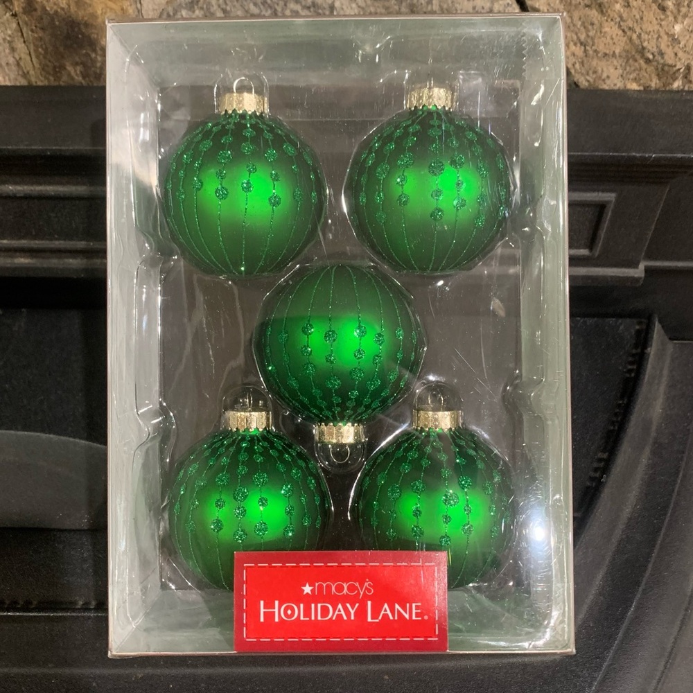 Macy’s Holiday Lane 5 Glass Christmas Holiday Ornaments Round Green Glitter NWT